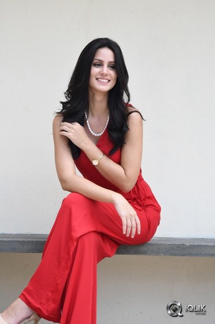 -Larissa-Bonesi-Interview-About-Thikka-Movie